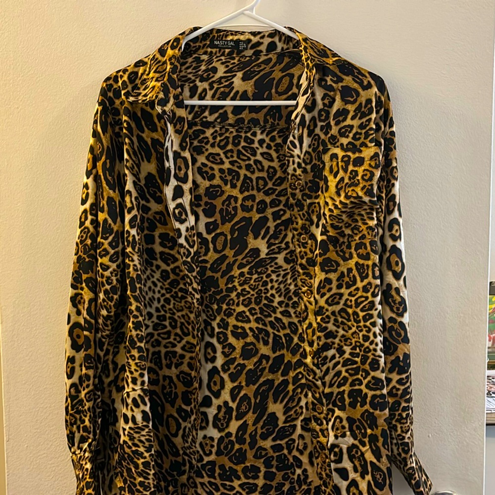 Nasty gal Cheetah print button up top size 2